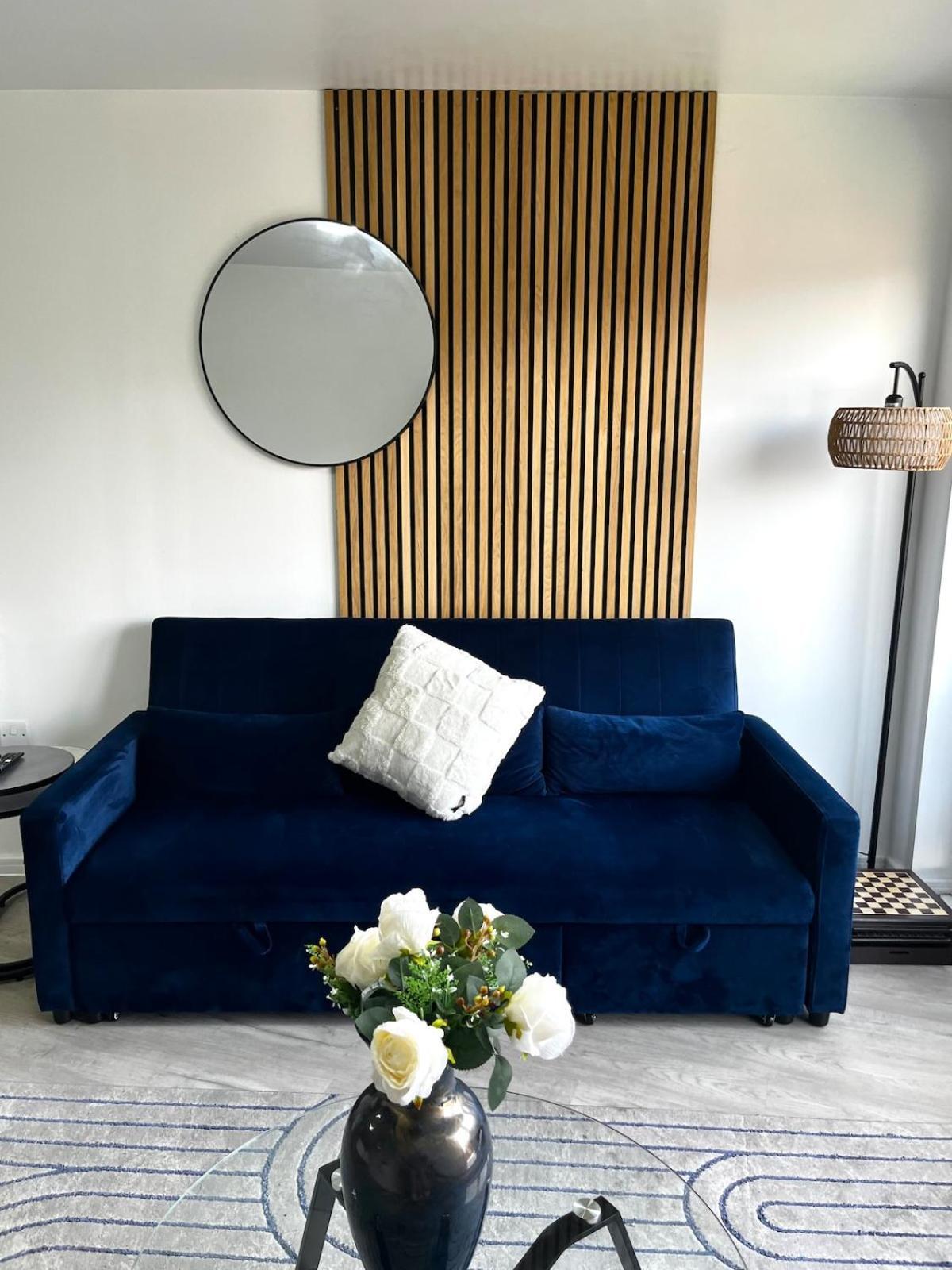 Serene 2-Bed Flat With Canal Views - Coop Live & Ethiad Manchester Bagian luar foto